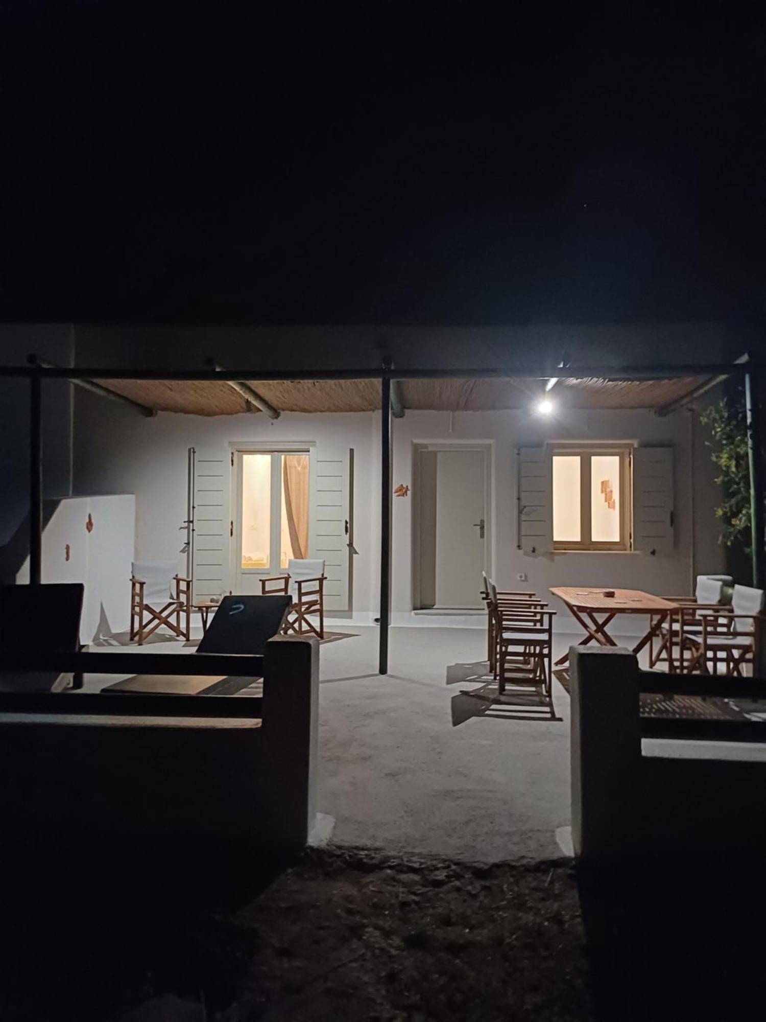 Villa 'Irene' Cycladic House With Sunrise And Sea View! Foinikiá Esterno foto
