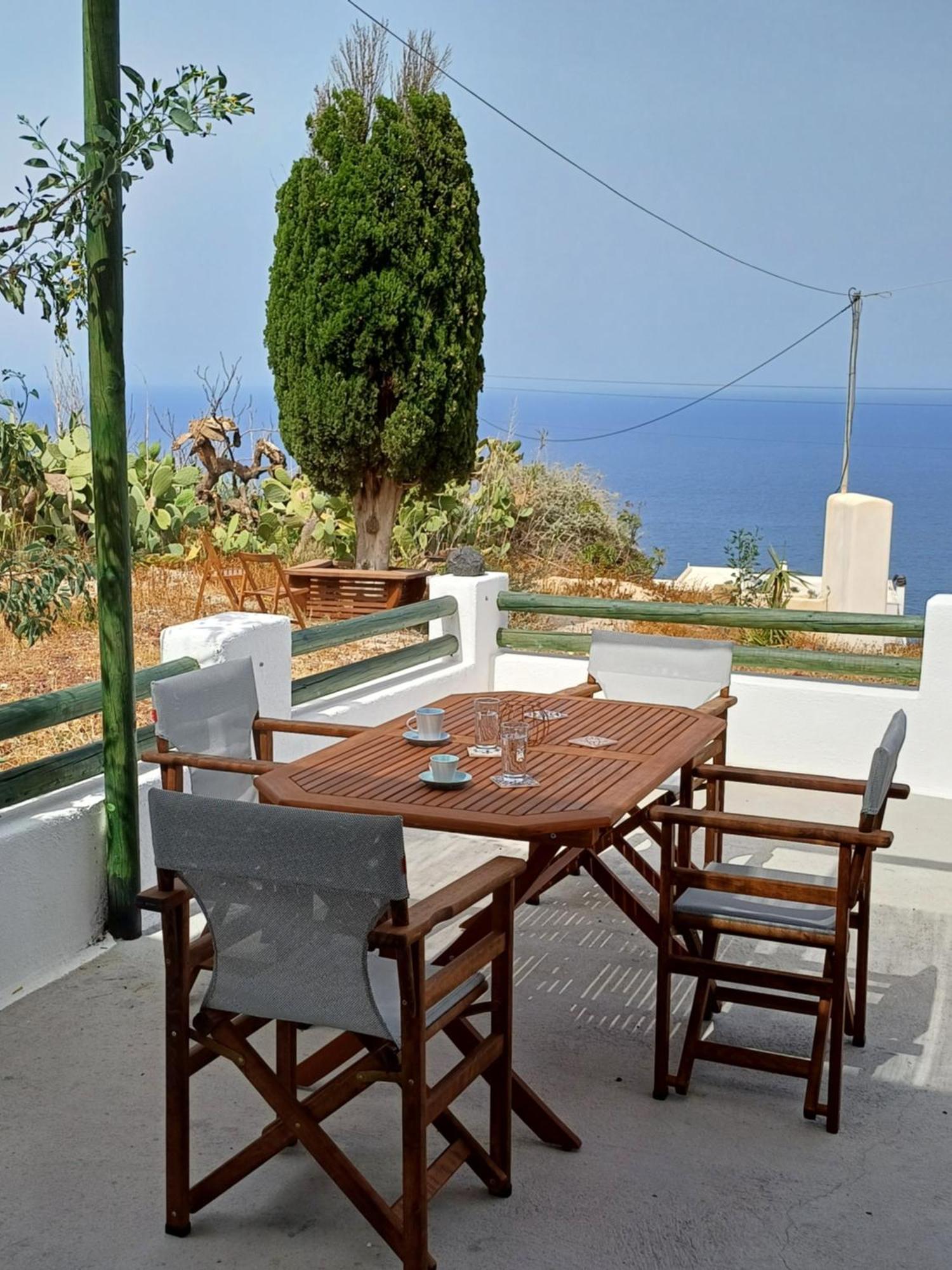 Villa 'Irene' Cycladic House With Sunrise And Sea View! Foinikiá Esterno foto